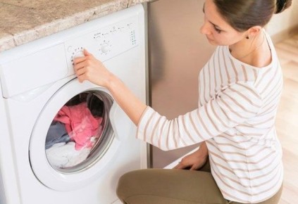 Почему ваша стиральная машина не отжимает белье? Узнайте возможные причины и решения!