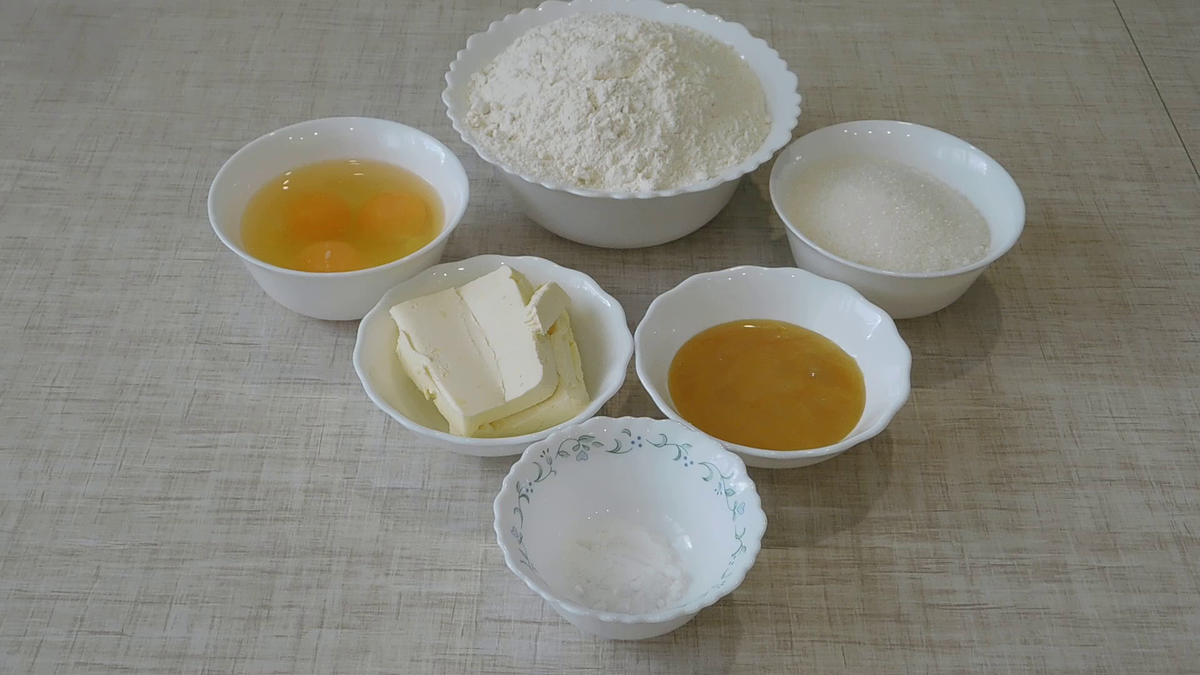 Нежный медовик по семейному рецепту