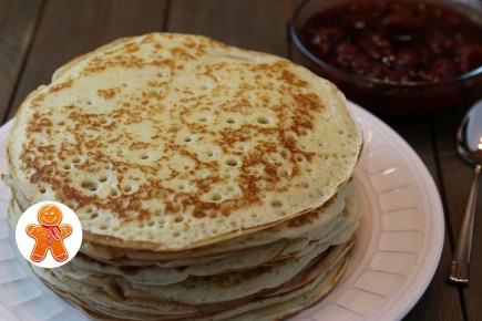 Классические русские дрожжевые блины: секреты приготовления