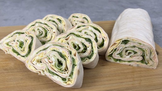 Праздничный рулет: секрет, как сохранить лаваш свежим