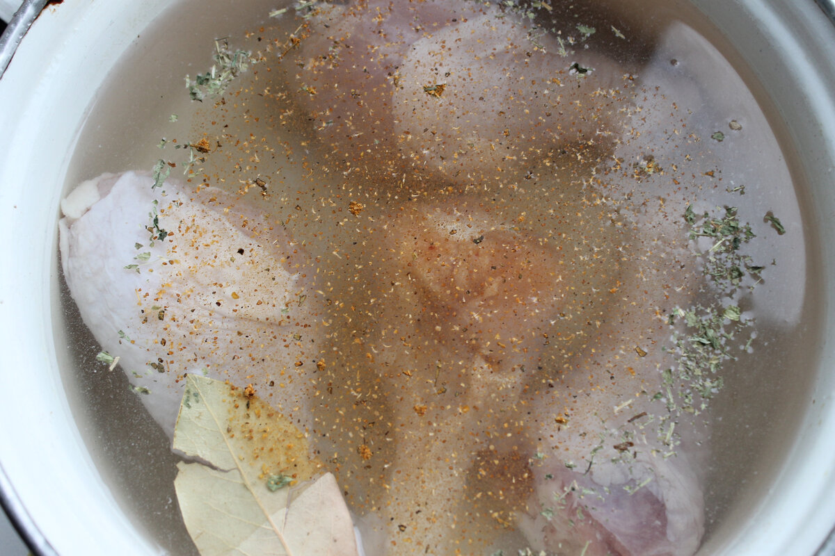 Как обжарить куриные ножки: вкусный способ преобразить остатки