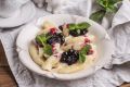 Как приготовить вареники с чёрной смородиной и творогом