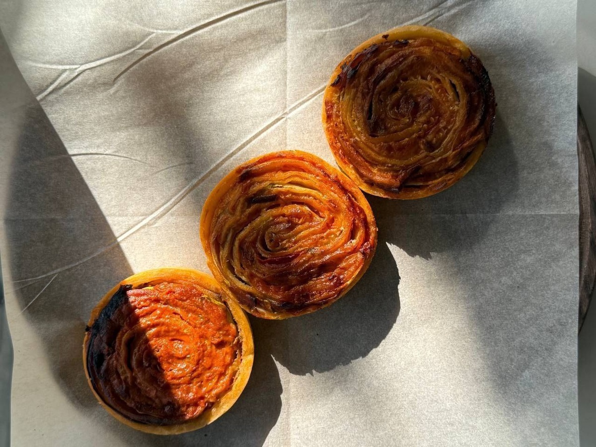 Тарталетка 'Рататуй': Искусство на вашей тарелке от La Poste