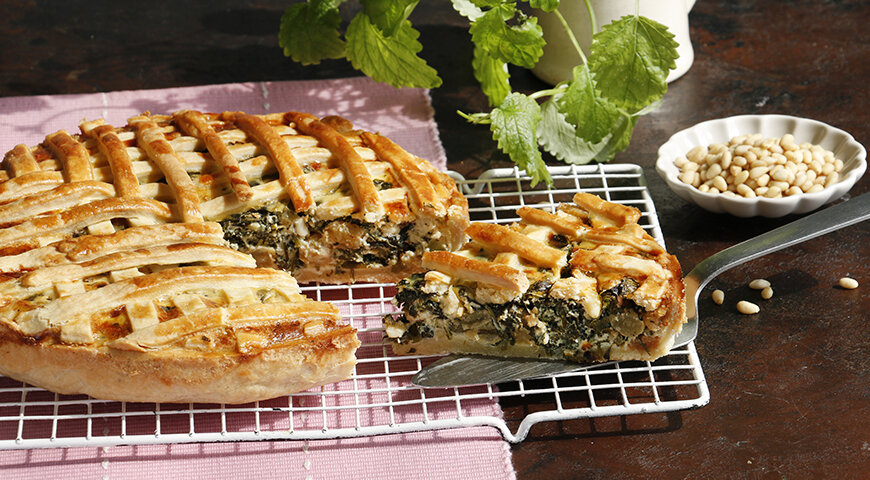 Пирог с зеленью и кедровыми орехами: новый взгляд на традиционный рецепт
