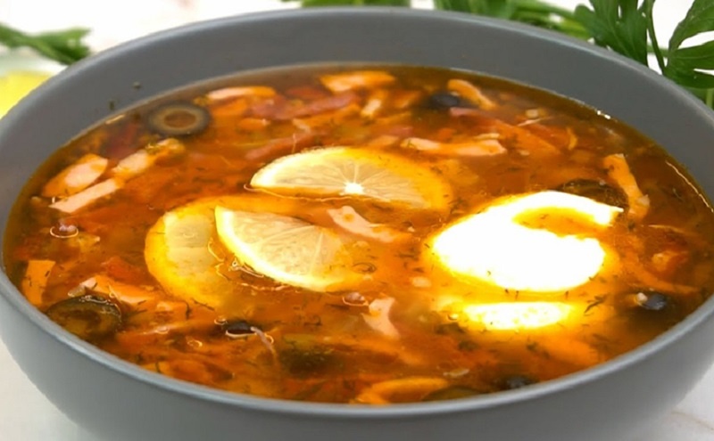 Согревающая солянка: идеальный суп для всей семьи