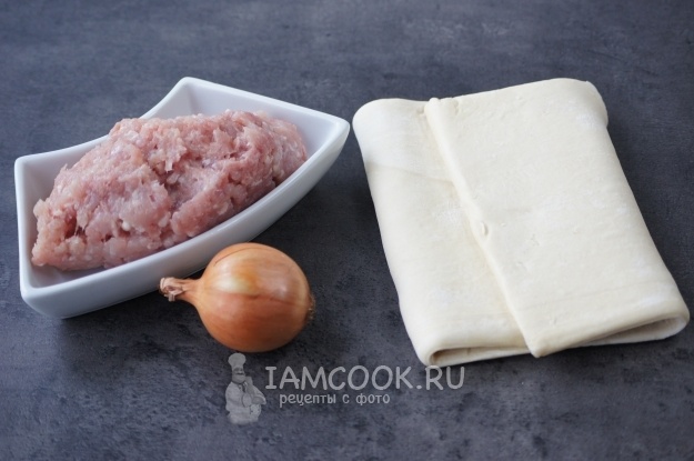 Рулет из слоёного теста: просто, быстро и вкусно