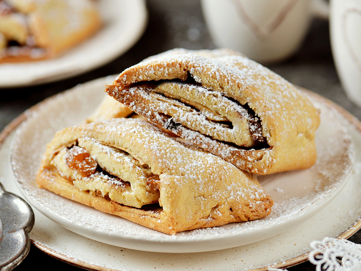 Яблочный штрудель с изюминкой: свежий взгляд на классический десерт