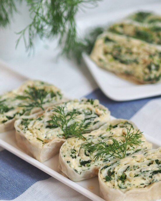 Необычный закусочный рулет из лаваша на праздничный стол