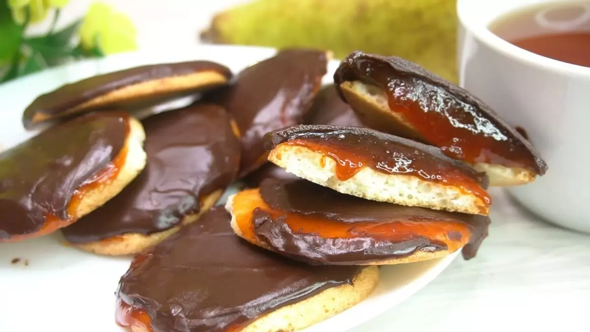 Мягкое домашнее печенье с джемом: как сделать сладкий шедевр за считанные минуты