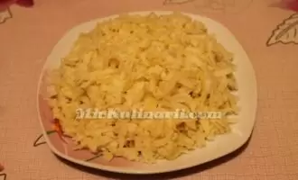 Нежный салат с куриной печенью и грибами для вашего стола