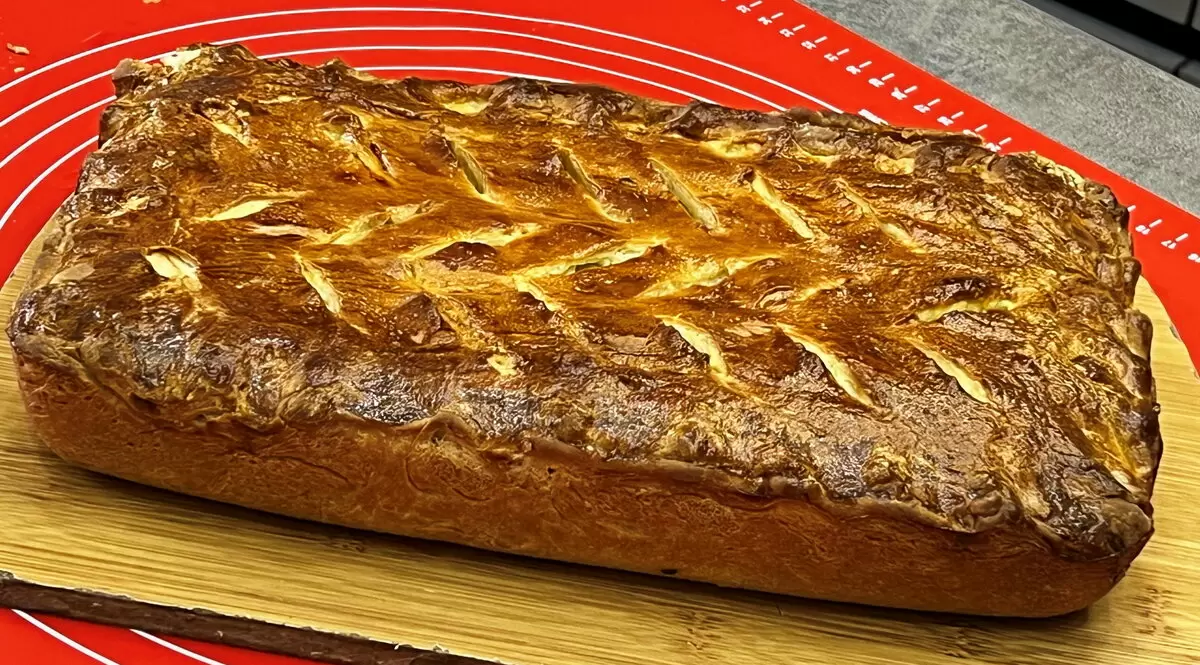 Непревзойденный пирог с сочной начинкой: идеальный рецепт для семейного ужина