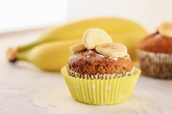 Банановые маффины: быстрый и вкусный десерт для всей семьи